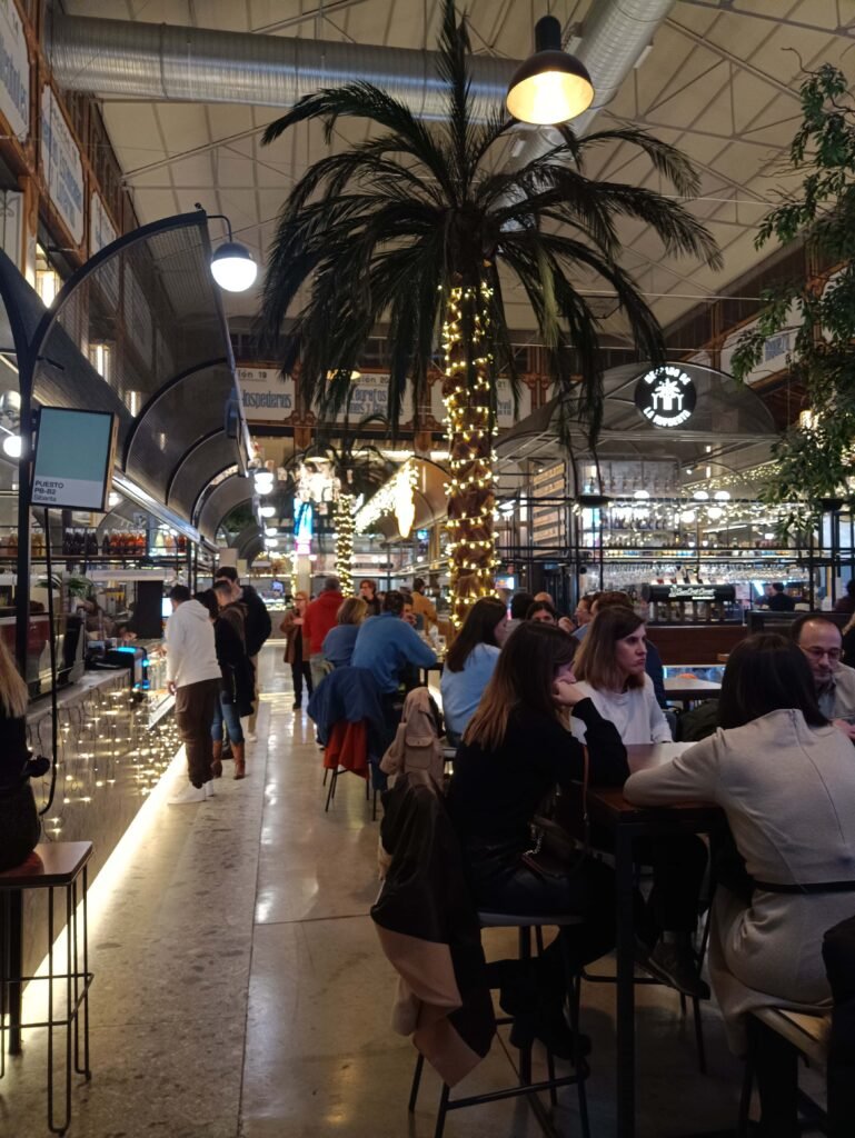 Inside of the mercado de la imprenta valencia